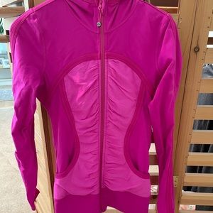EUC Lululemon Jacket sz 6 BRIGHT PINK